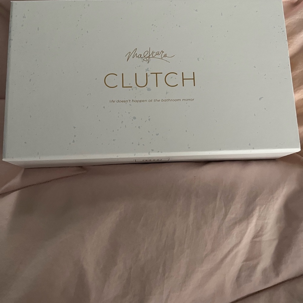 Maskara makeup clutch